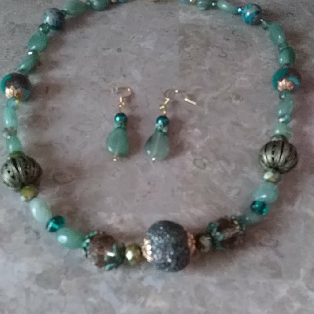 Nwot Handmade Beaded Necklace & Earring Set